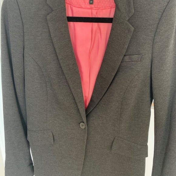 Blazer - Picture 4 of 5